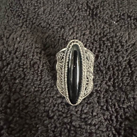 Intricate Silver and Black Women's Ring - Picture 1 of 4